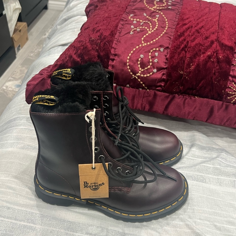 Dr. Martens - Picture 3 of 4